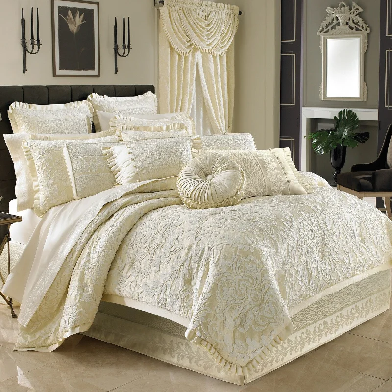 J. Queen New York Marquis Luxury Duvet Set