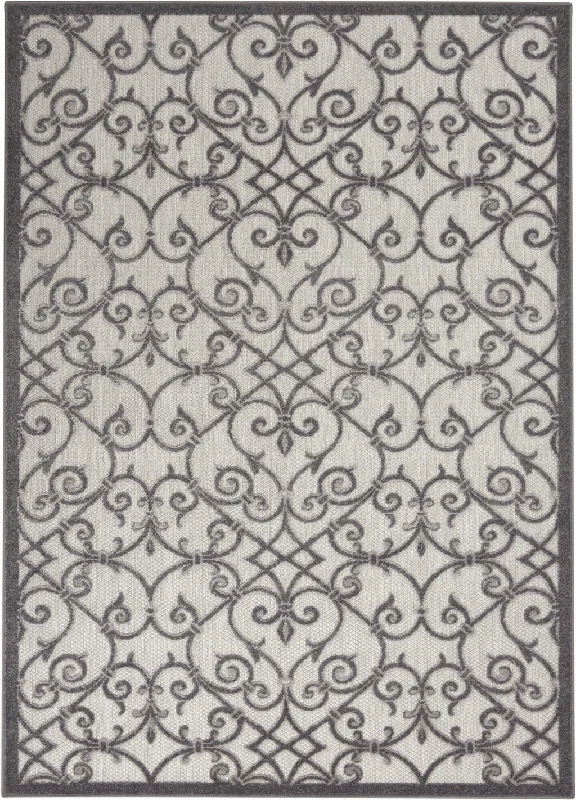 4' X 6' Floral Indoor / Outdoor Area Rug - Gray