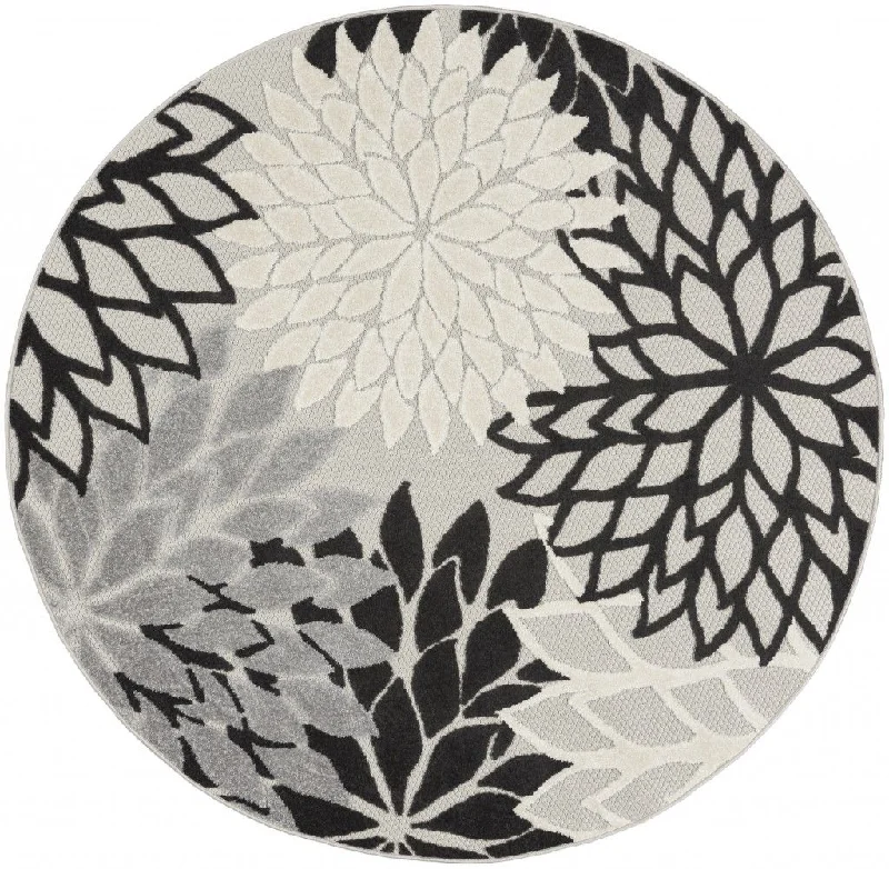 5' Round Round Floral Indoor / Outdoor Area Rug - Black / White