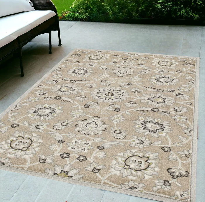 5' X 8' Machine Woven UV Treated Floral Traditional Indoor / Outdoor Area Rug - Beige Gray