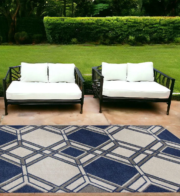 7' X 10' Geometric Indoor / Outdoor Area Rug - Ivory / Blue